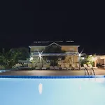 Mirsini & شقة فندقية 3*