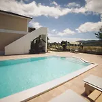 Mirsini & 3* لاغاناس