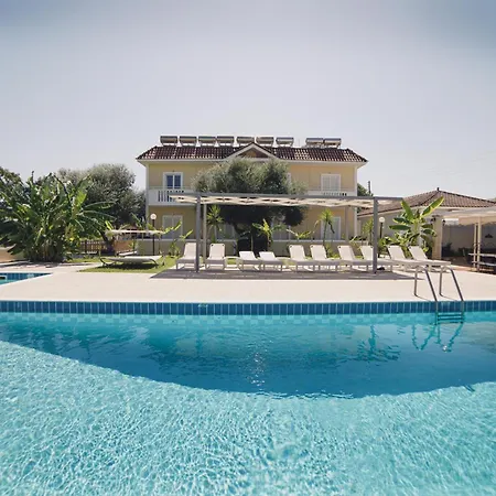 Aparthotel Mirsini &