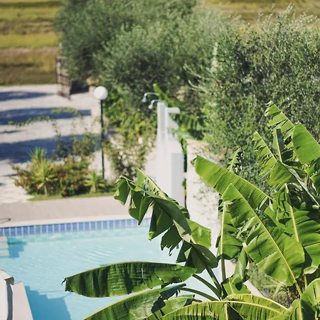 Mirsini Studios&apartments 3*