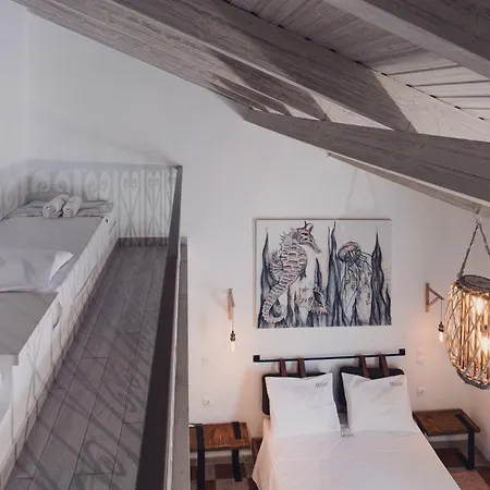 Aparthotel Mirsini & 2*