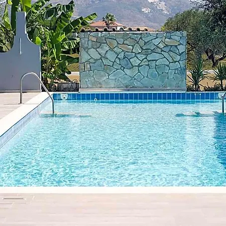 Mirsini Studios & Apartments 3*