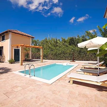 Mirsini Studios&apartments