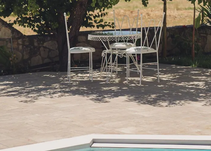 Mirsini Studios & Apartments 3*