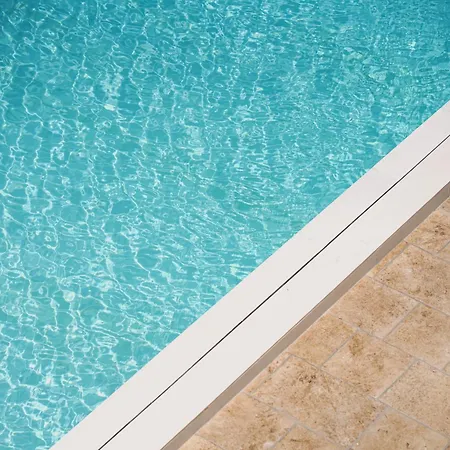 Apartahotel Mirsini & 3*