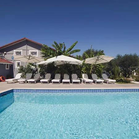 Mirsini Studios & Apartments Aparthotel