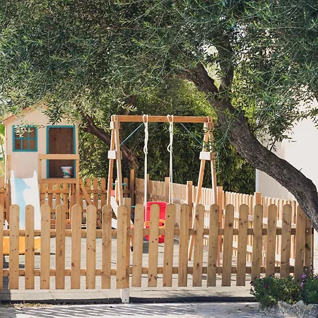 Mirsini Studios & Apartments Aparthotel 2*