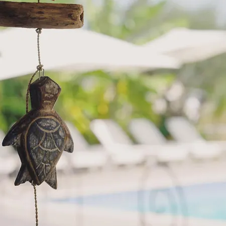 아파트호텔 Mirsini & 3*