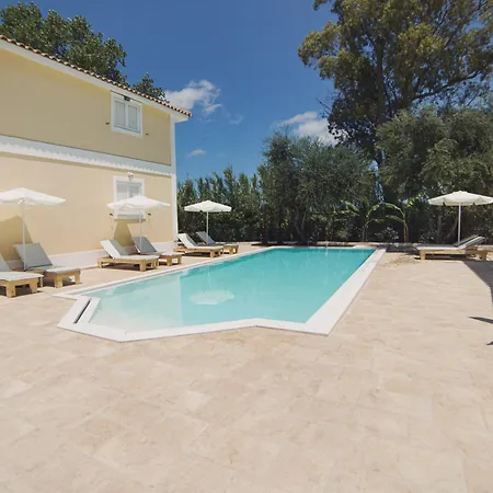 Mirsini Studios & Apartments Aparthotel 2*