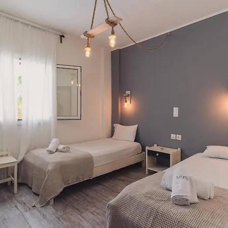 Mirsini & Apartahotel 3*